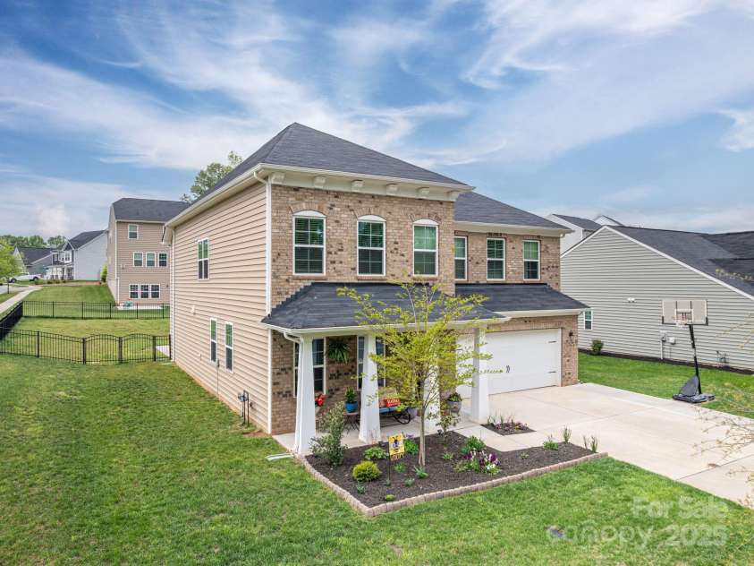 3455 Old Knobbley Oak Drive, Gastonia, NC 28056.  MLS# CAR4239782, YatesRealty ID 7719. 