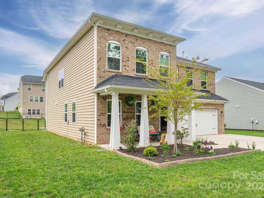 3455 Old Knobbley Oak Drive, Gastonia, NC 28056.  MLS# CAR4239782, YatesRealty ID 7719. 