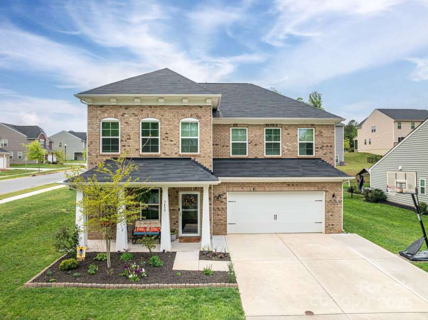 3455 Old Knobbley Oak Drive, Gastonia, NC 28056.  MLS# CAR4239782, YatesRealty ID 7719. 