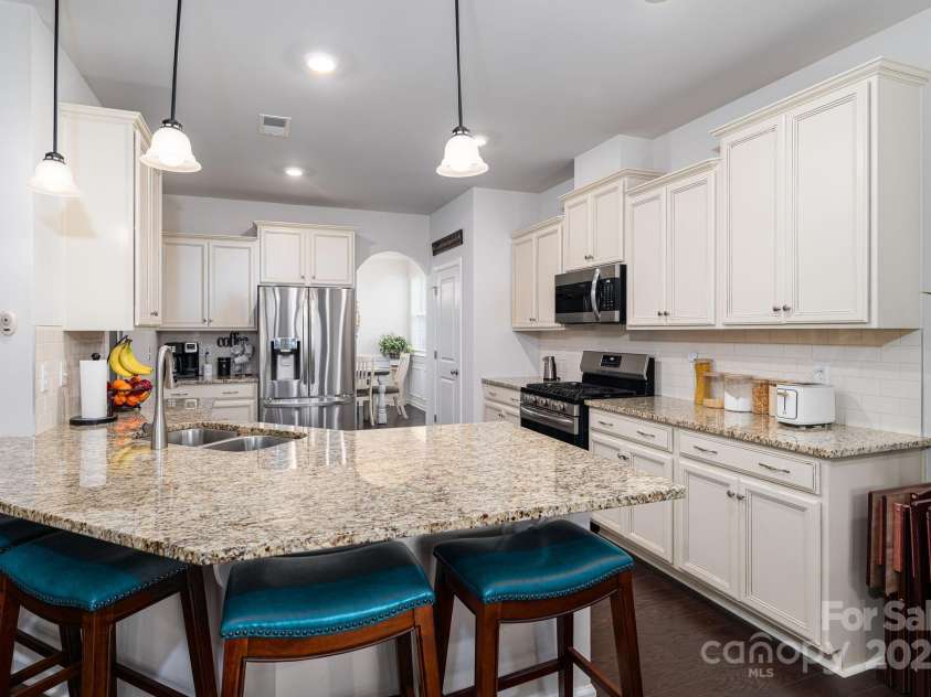 3455 Old Knobbley Oak Drive, Gastonia, NC 28056.  MLS# CAR4239782, YatesRealty ID 7719. 