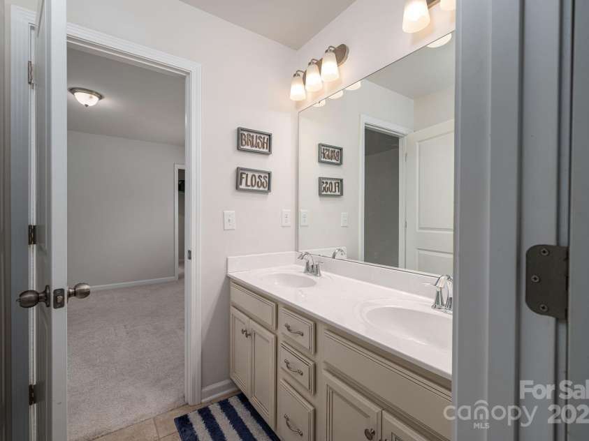 3455 Old Knobbley Oak Drive, Gastonia, NC 28056.  MLS# CAR4239782, YatesRealty ID 7719. 