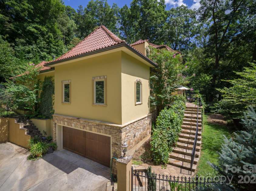 598 Old Toll Road, Asheville, NC 28804.  MLS# CAR4127377, YatesRealty ID 772. 