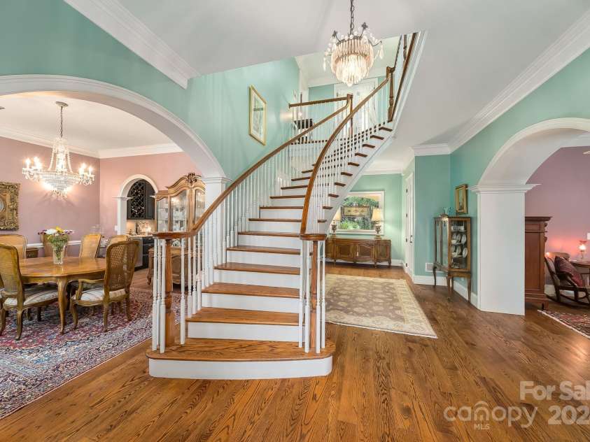 598 Old Toll Road, Asheville, NC 28804.  MLS# CAR4127377, YatesRealty ID 772. Floating Stairway