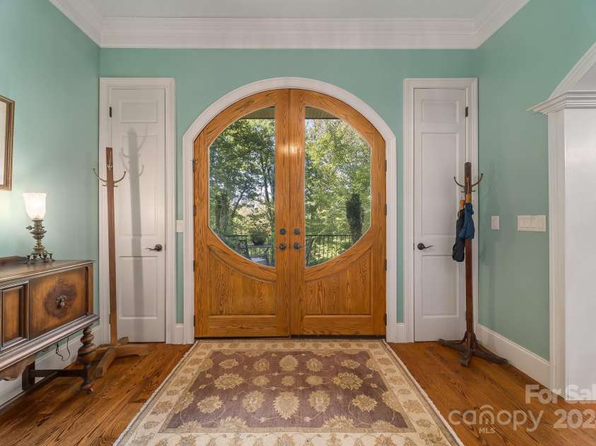 598 Old Toll Road, Asheville, NC 28804.  MLS# CAR4127377, YatesRealty ID 772. Foyer