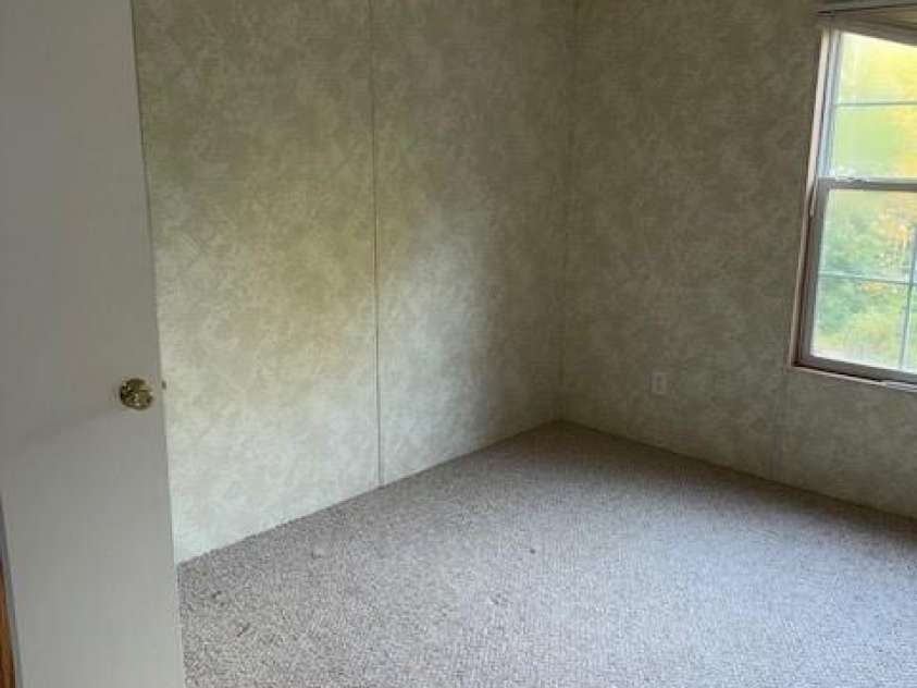 623 Shadowood Drive, Spruce Pine, NC 28777.  MLS# CAR4305355, YatesRealty ID 772. 