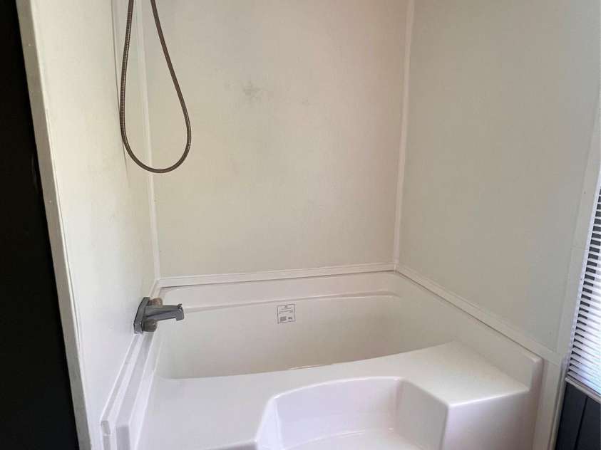 143 Ezra Road, Kings Mountain, NC 28086.  MLS# CAR4248887, YatesRealty ID 7720. Bathroom 2