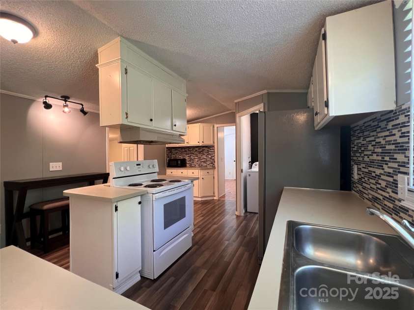 143 Ezra Road, Kings Mountain, NC 28086.  MLS# CAR4248887, YatesRealty ID 7720. Kitchen