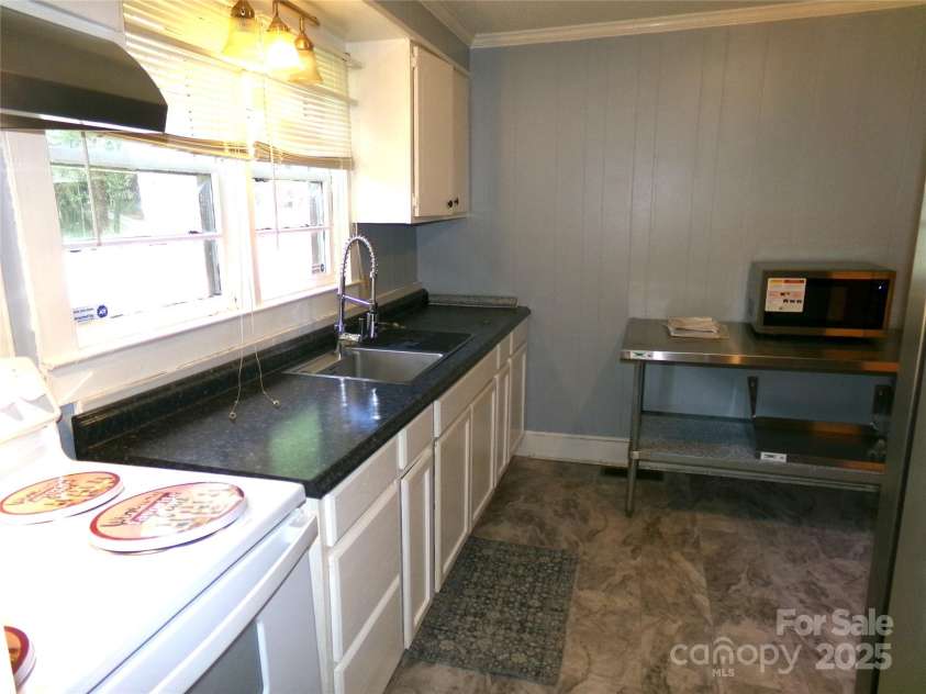 306 Dunlap Street, Albemarle, NC 28001.  MLS# CAR4296716, YatesRealty ID 7720. 