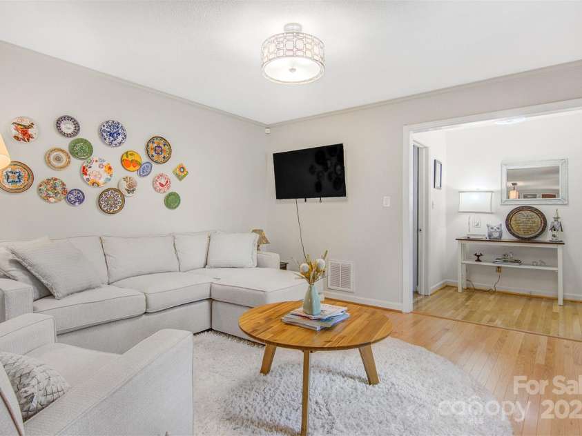 722 12th Avenue, Hickory, NC 28601.  MLS# CAR4247014, YatesRealty ID 7721. 