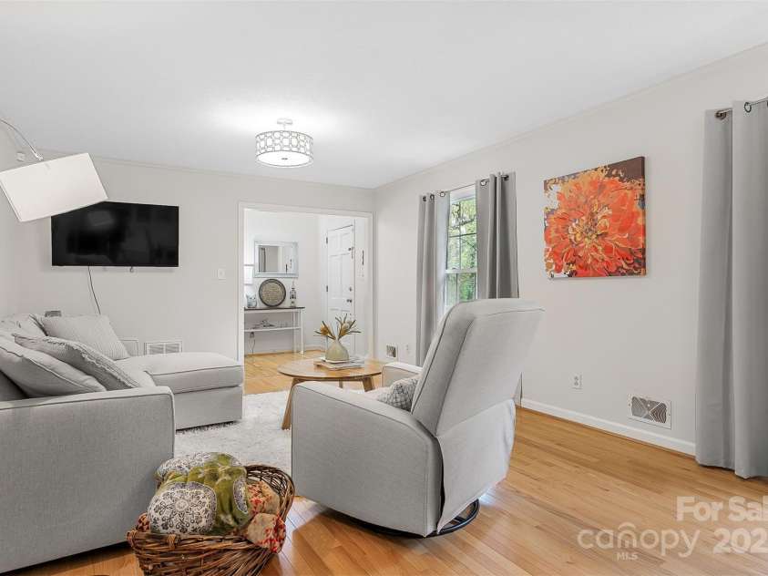 722 12th Avenue, Hickory, NC 28601.  MLS# CAR4247014, YatesRealty ID 7721. 