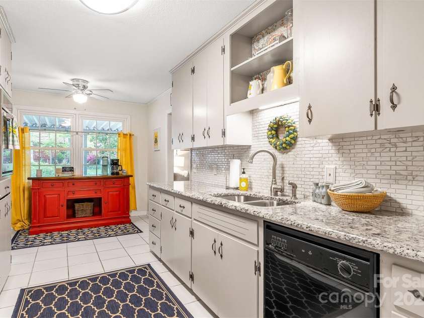 722 12th Avenue, Hickory, NC 28601.  MLS# CAR4247014, YatesRealty ID 7721. 