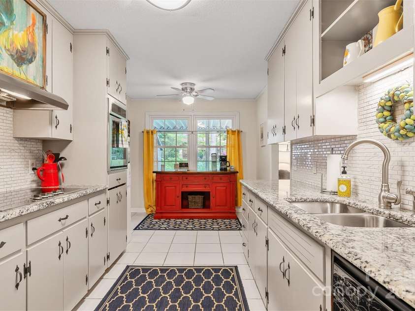 722 12th Avenue, Hickory, NC 28601.  MLS# CAR4247014, YatesRealty ID 7721. 