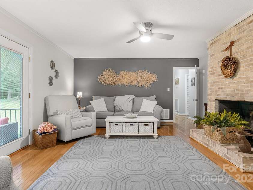 722 12th Avenue, Hickory, NC 28601.  MLS# CAR4247014, YatesRealty ID 7721. 