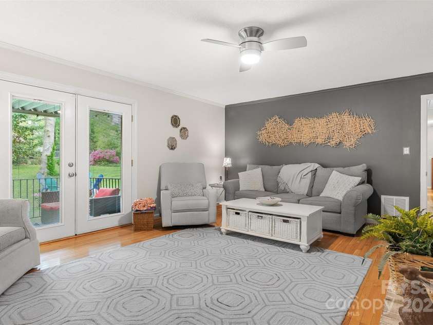 722 12th Avenue, Hickory, NC 28601.  MLS# CAR4247014, YatesRealty ID 7721. 