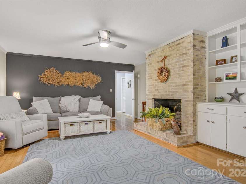 722 12th Avenue, Hickory, NC 28601.  MLS# CAR4247014, YatesRealty ID 7721. 