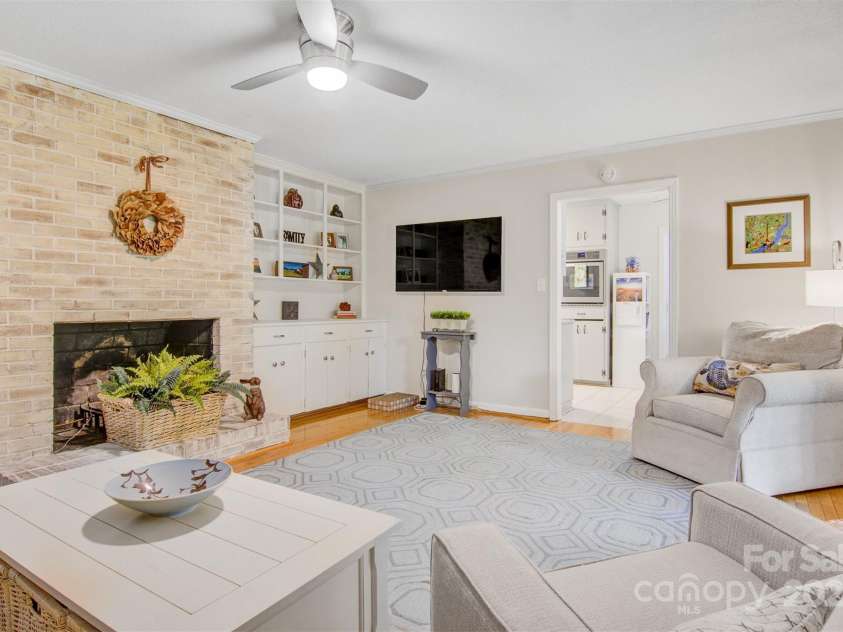 722 12th Avenue, Hickory, NC 28601.  MLS# CAR4247014, YatesRealty ID 7721. 