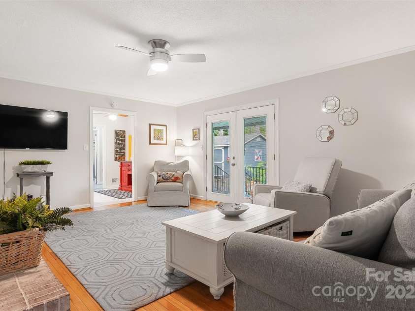 722 12th Avenue, Hickory, NC 28601.  MLS# CAR4247014, YatesRealty ID 7721. 