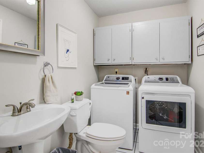 722 12th Avenue, Hickory, NC 28601.  MLS# CAR4247014, YatesRealty ID 7721. 