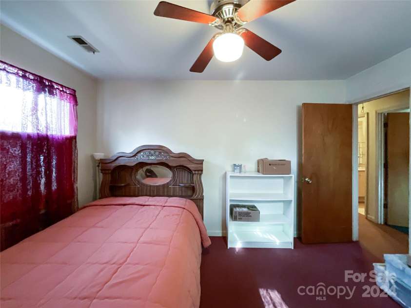 412 18th Street, Charlotte, NC 28206.  MLS# CAR4183498, YatesRealty ID 7724. Bedroom #1
