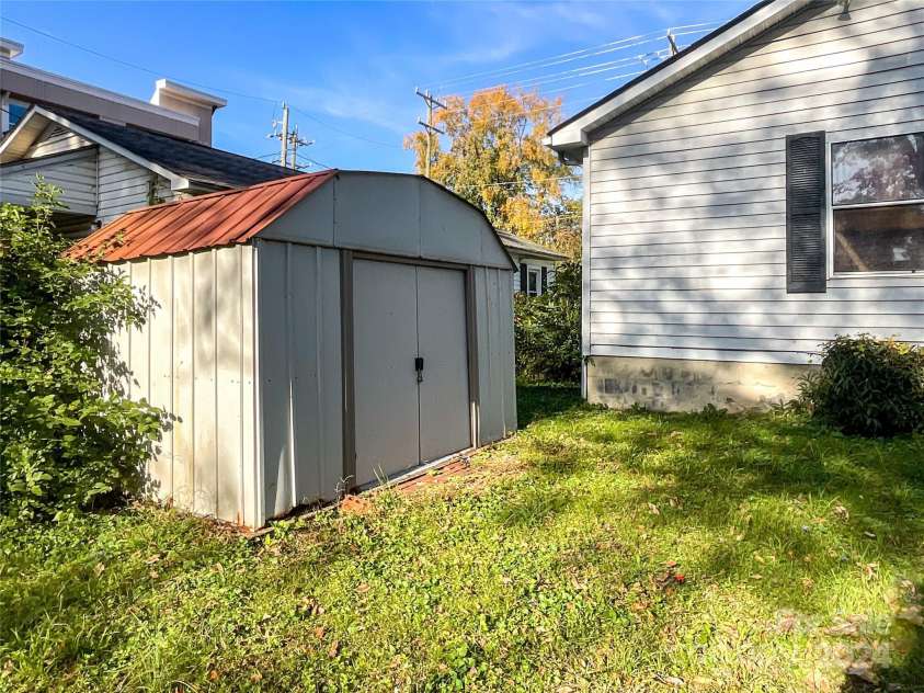 412 18th Street, Charlotte, NC 28206.  MLS# CAR4183498, YatesRealty ID 7724. Shed #2