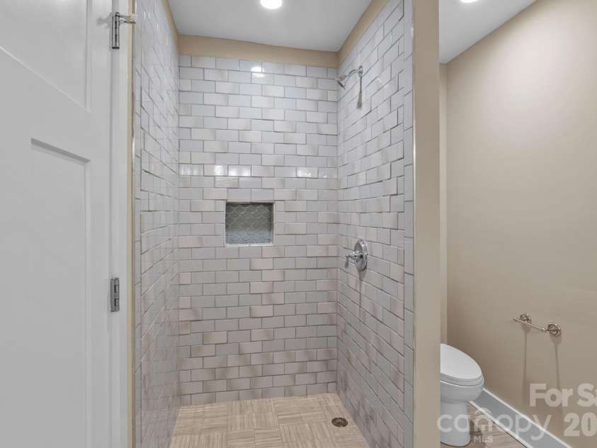 996 Cornelius Road, Mooresville, NC 28117.  MLS# CAR4313994, YatesRealty ID 7724. 