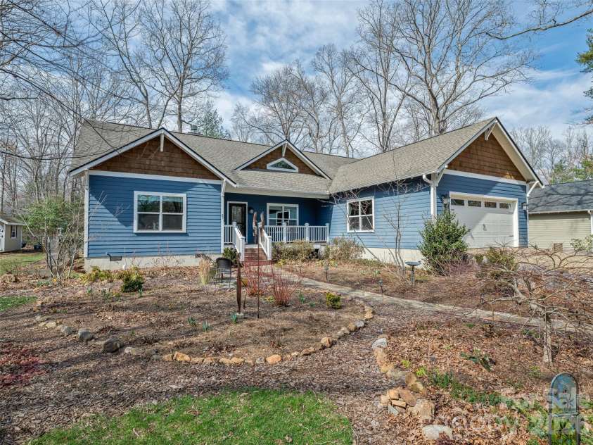 25 Woodbend Lane, Black Mountain, NC 28711.  MLS# CAR4355596, YatesRealty ID 7725. 
