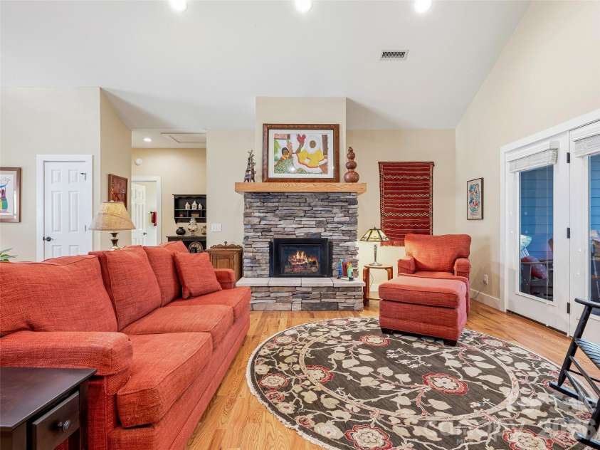 25 Woodbend Lane, Black Mountain, NC 28711.  MLS# CAR4355596, YatesRealty ID 7725. 