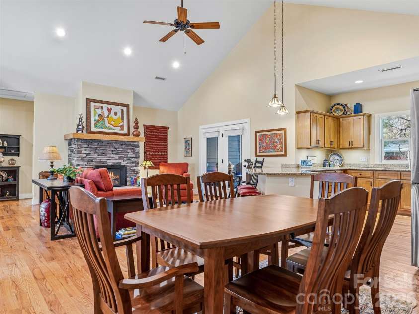 25 Woodbend Lane, Black Mountain, NC 28711.  MLS# CAR4355596, YatesRealty ID 7725. 