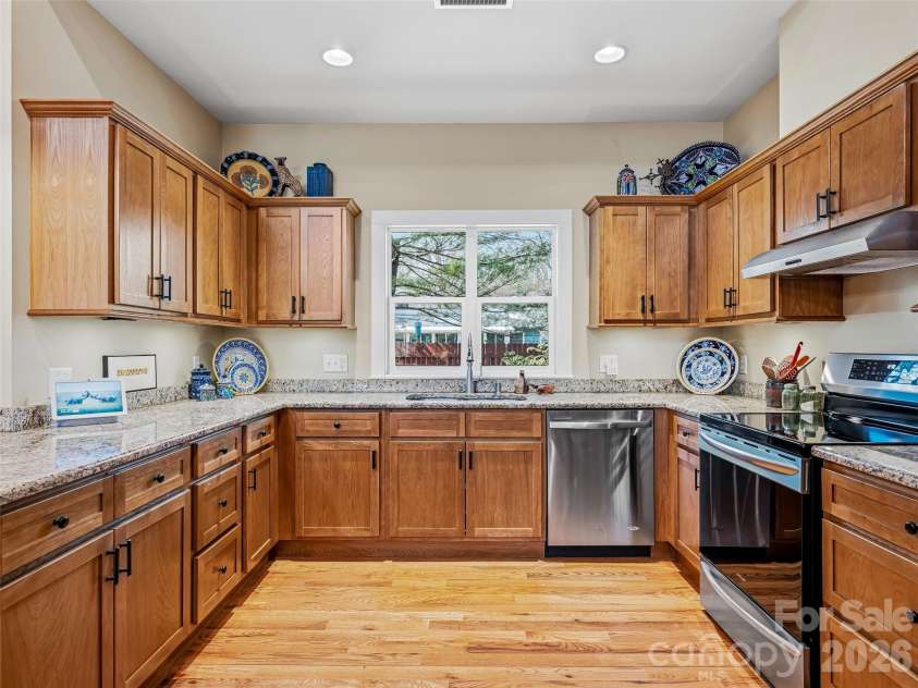 25 Woodbend Lane, Black Mountain, NC 28711.  MLS# CAR4355596, YatesRealty ID 7725. 