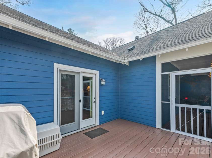 25 Woodbend Lane, Black Mountain, NC 28711.  MLS# CAR4355596, YatesRealty ID 7725. 