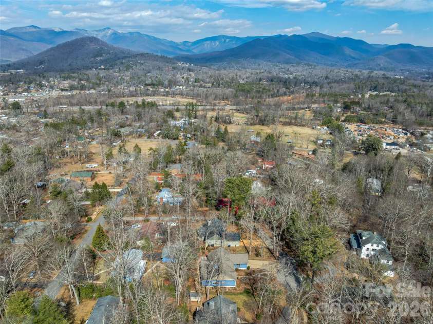 25 Woodbend Lane, Black Mountain, NC 28711.  MLS# CAR4355596, YatesRealty ID 7725. 