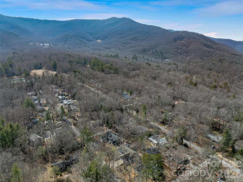 25 Woodbend Lane, Black Mountain, NC 28711.  MLS# CAR4355596, YatesRealty ID 7725. 