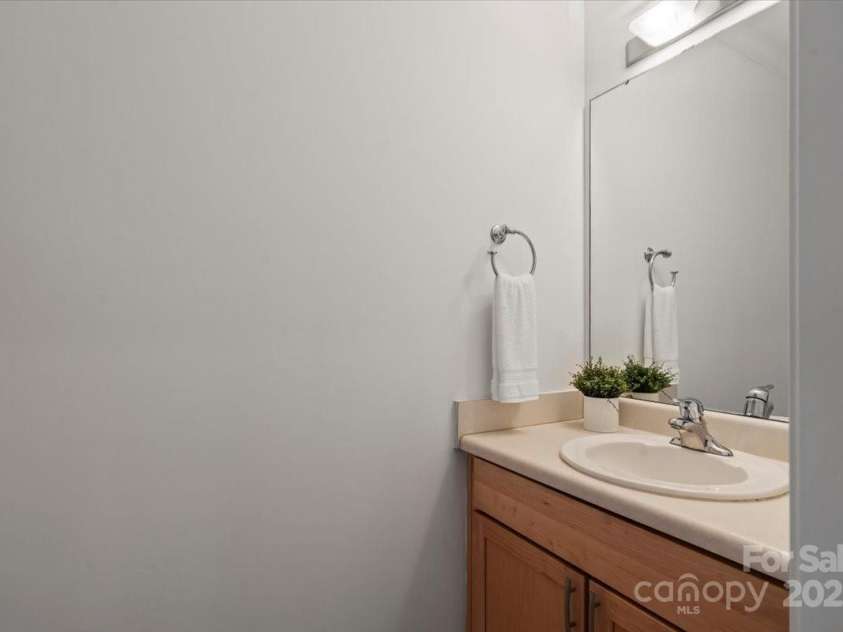 3939 Picasso Court, Charlotte, NC 28205.  MLS# CAR4239943, YatesRealty ID 7725. 