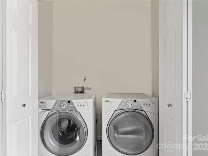 3939 Picasso Court, Charlotte, NC 28205.  MLS# CAR4239943, YatesRealty ID 7725. 