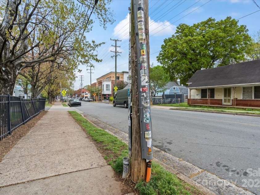 3939 Picasso Court, Charlotte, NC 28205.  MLS# CAR4239943, YatesRealty ID 7725. 