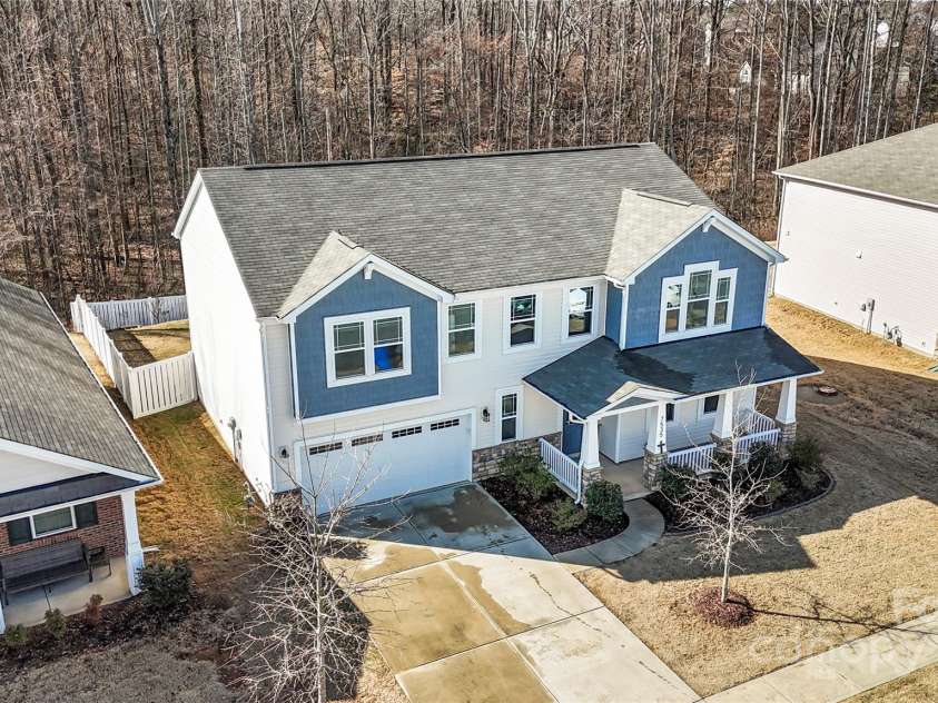 7535 Meridale Forest Drive, Charlotte, NC 28269.  MLS# CAR4221916, YatesRealty ID 7726. Meridale