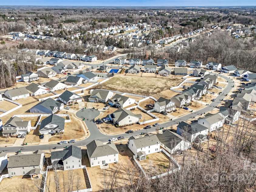 7535 Meridale Forest Drive, Charlotte, NC 28269.  MLS# CAR4221916, YatesRealty ID 7726. Meridale Community