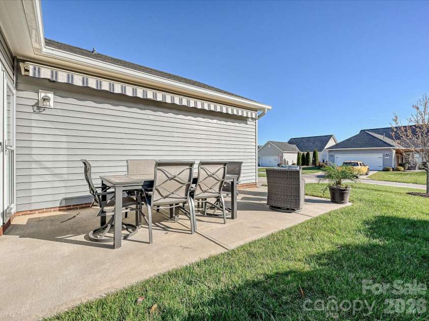 17611 Inver Drive, Cornelius, NC 28031.  MLS# CAR4358934, YatesRealty ID 7727. 