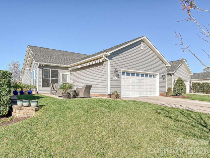 17611 Inver Drive, Cornelius, NC 28031.  MLS# CAR4358934, YatesRealty ID 7727. 