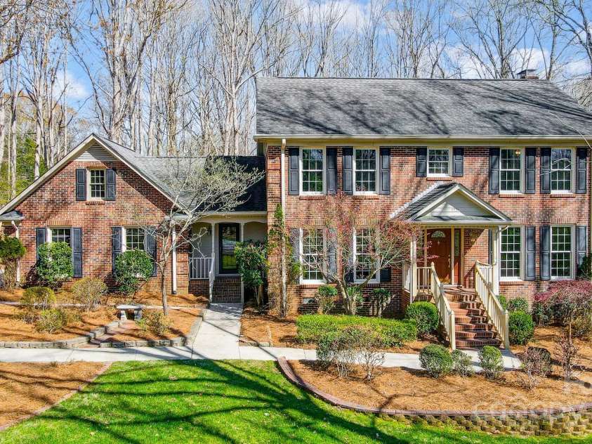 9951 Providence Forest Lane, Charlotte, NC 28270.  MLS# CAR4235631, YatesRealty ID 7727. 