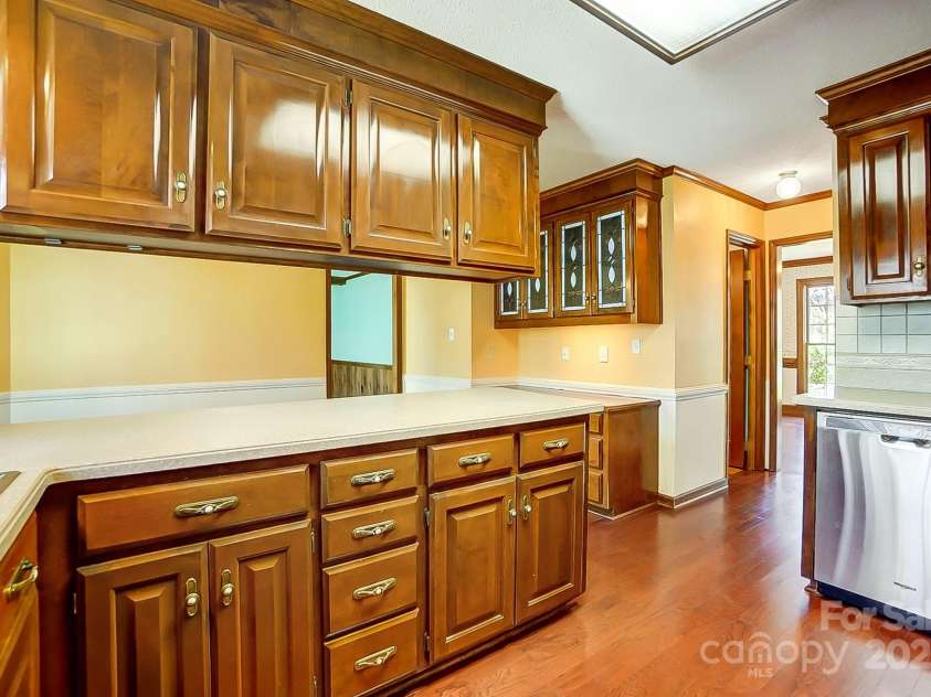 9951 Providence Forest Lane, Charlotte, NC 28270.  MLS# CAR4235631, YatesRealty ID 7727. 