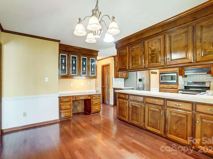9951 Providence Forest Lane, Charlotte, NC 28270.  MLS# CAR4235631, YatesRealty ID 7727. 
