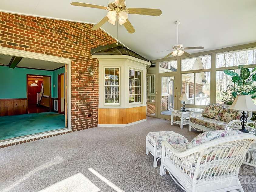 9951 Providence Forest Lane, Charlotte, NC 28270.  MLS# CAR4235631, YatesRealty ID 7727. 
