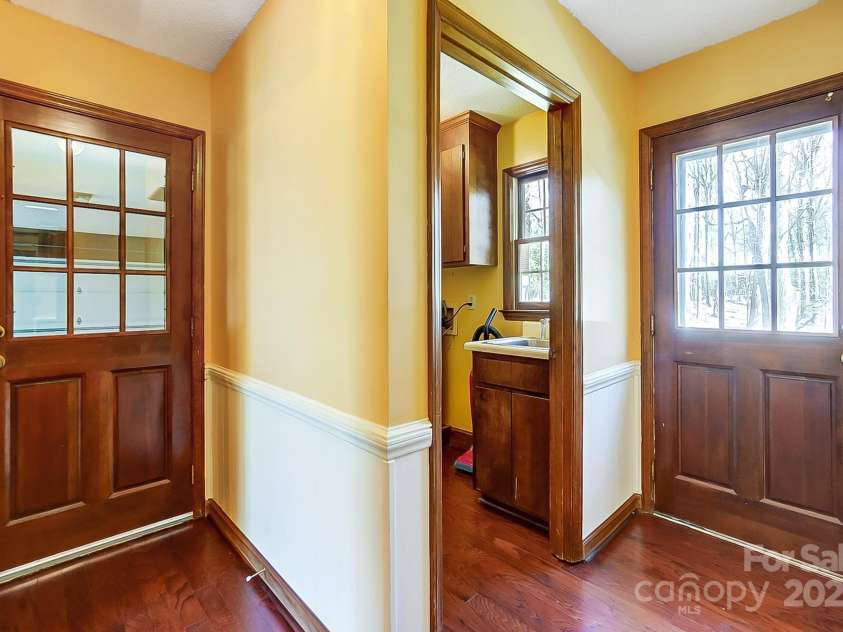 9951 Providence Forest Lane, Charlotte, NC 28270.  MLS# CAR4235631, YatesRealty ID 7727. 