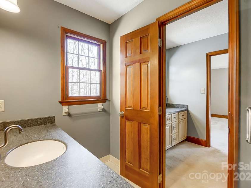 9951 Providence Forest Lane, Charlotte, NC 28270.  MLS# CAR4235631, YatesRealty ID 7727. 