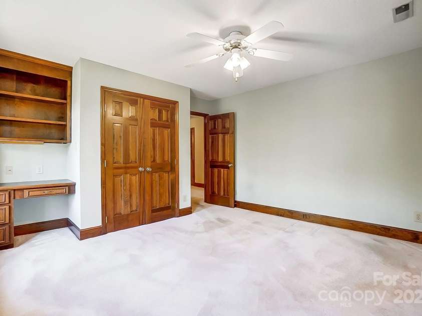 9951 Providence Forest Lane, Charlotte, NC 28270.  MLS# CAR4235631, YatesRealty ID 7727. 