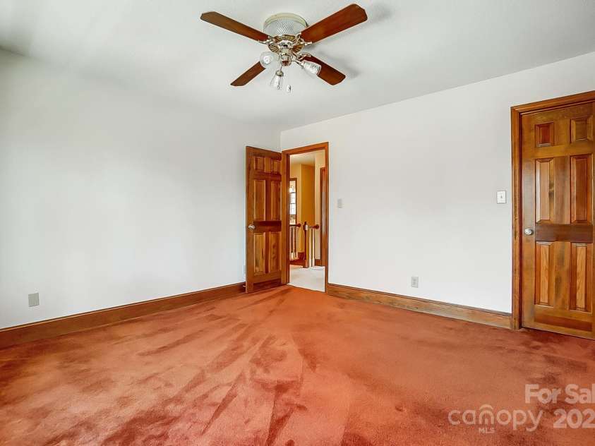 9951 Providence Forest Lane, Charlotte, NC 28270.  MLS# CAR4235631, YatesRealty ID 7727. 