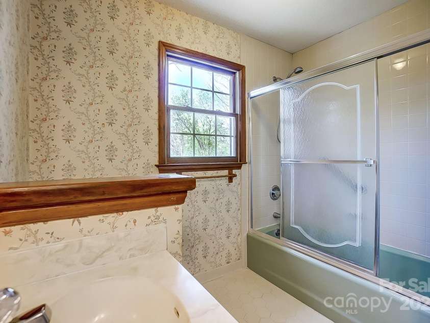 9951 Providence Forest Lane, Charlotte, NC 28270.  MLS# CAR4235631, YatesRealty ID 7727. 