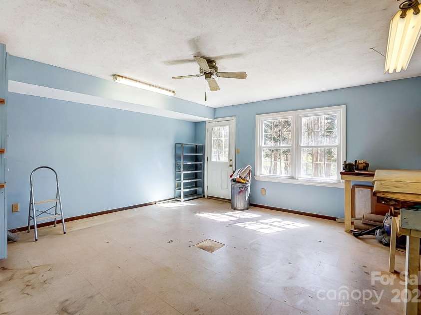 9951 Providence Forest Lane, Charlotte, NC 28270.  MLS# CAR4235631, YatesRealty ID 7727. 