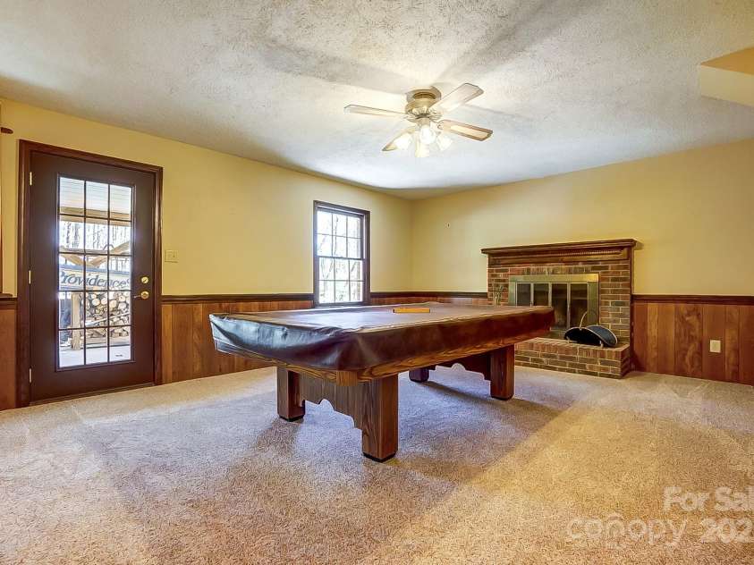 9951 Providence Forest Lane, Charlotte, NC 28270.  MLS# CAR4235631, YatesRealty ID 7727. 